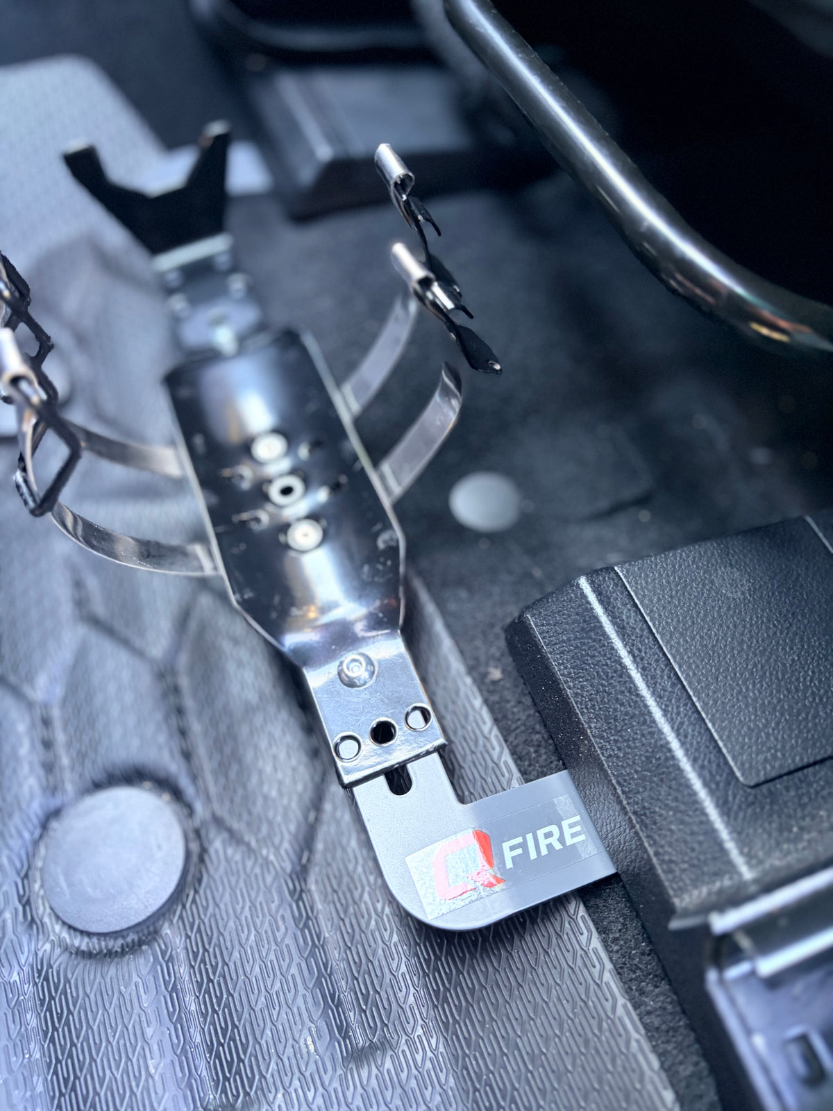QFIRE Vehicle Fire Extinguisher Bracket - MY22+ FORD EVEREST