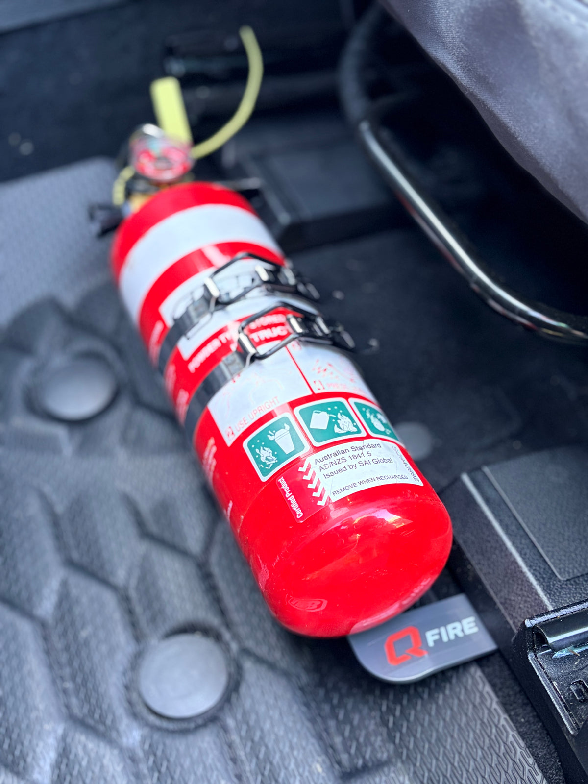 QFIRE Vehicle Fire Extinguisher Bracket - MY22+ FORD EVEREST